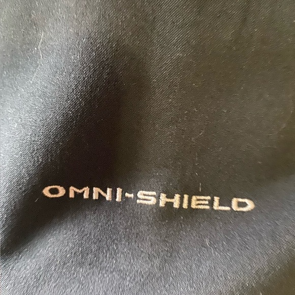 Woman’s Columbia Performance Jacket in Black - Picture 4 of 6